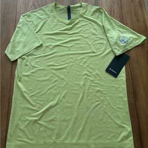 Lululemon men’s athletic T-shirt